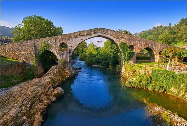 Apartamento Entero El Puente Onís Exterior foto
